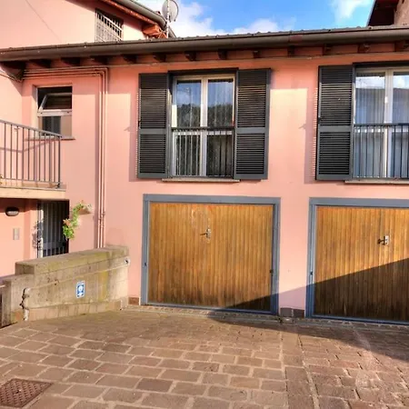 Casa Angolo Della Corte * Como