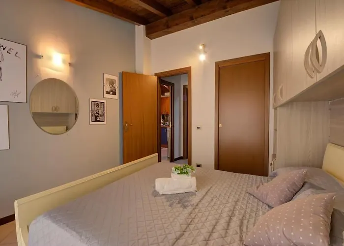 Apartment Casa Angolo Della Corte Como