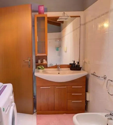 Casa Angolo Della Corte Комо